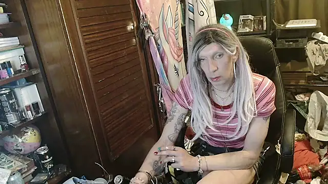 Ombeline1 online show from 04/17/26, 01:30