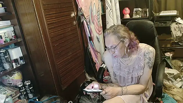 Ombeline1 online show from 04/20/26, 10:22