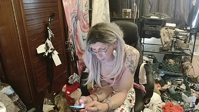 Ombeline1 online show from 06/01/26, 10:28