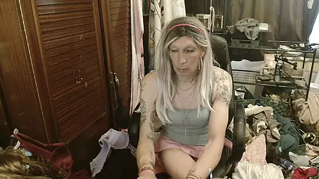 Ombeline1 online show from 06/05/26, 04:35