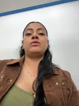 Snapshot of Juana19 chatting on 10/15/25, 02:28 Juana19 online show from 10/15/25, 02:28