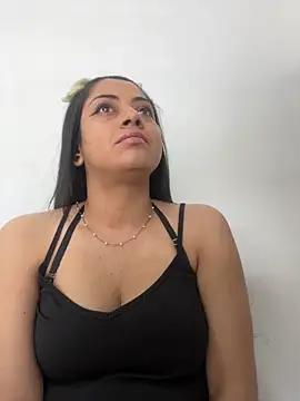 Snapshot of Juana19 chatting on 10/17/25, 03:25 Juana19 online show from 10/17/25, 03:25