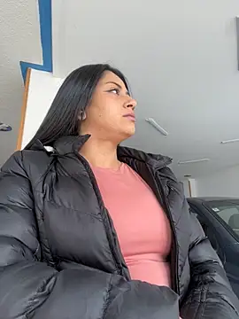 Snapshot of Juana19 chatting on 10/23/25, 02:27 Juana19 online show from 10/23/25, 02:27