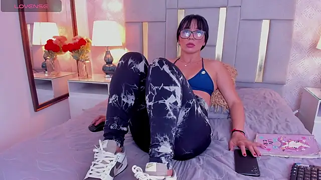 Camilaa Sanchez  online show from 01/31/25, 12:18