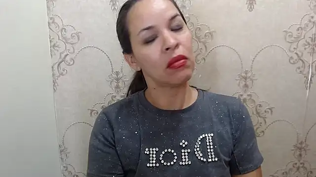 Snapshot of Lizeth_Bels chatting on 01/17/25, 11:29 Lizeth Bels online show from 01/17/25, 11:29