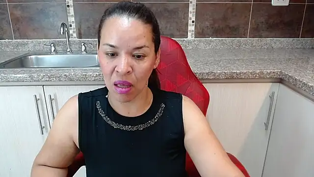 Snapshot of Lizeth_Bels chatting on 10/18/25, 10:10 Lizeth Bels online show from 10/18/25, 10:10