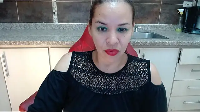 Snapshot of Lizeth_Bels chatting on 06/17/26, 07:37 Lizeth Bels online show from 06/17/26, 07:37