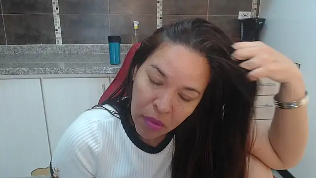 Snapshot of Lizeth_Bels chatting on 07/18/26, 08:34 Lizeth Bels online show from 07/18/26, 08:34
