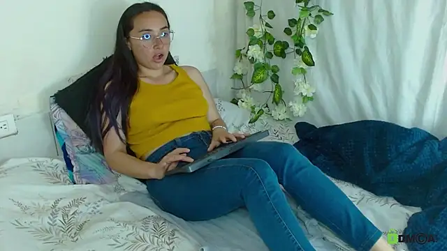 Hot Candy  online show from 04/05/26, 01:03