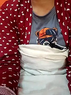 Snapshot of Mangla_Bhabhi chatting on 01/15/25, 08:09 Mangla Bhabhi online show from 01/15/25, 08:09