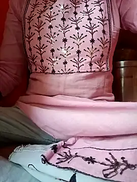 Snapshot of Mangla_Bhabhi chatting on 01/26/25, 03:27 Mangla Bhabhi online show from 01/26/25, 03:27