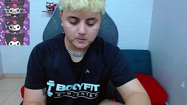 Snapshot of isabeautyx19 chatting on 12/19/24, 05:08 isabeautyx19 online show from 12/19/24, 05:08