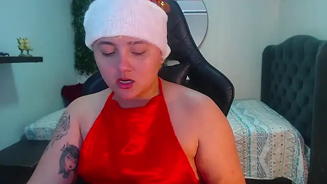 Snapshot of isabeautyx19 chatting on 12/24/24, 01:28 isabeautyx19 online show from 12/24/24, 01:28