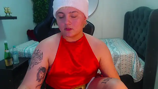 Snapshot of isabeautyx19 chatting on 12/24/24, 04:30 isabeautyx19 online show from 12/24/24, 04:30