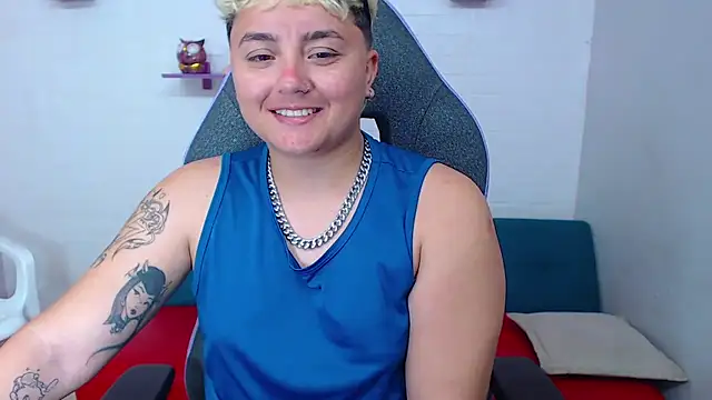Snapshot of isabeautyx19 chatting on 02/24/25, 05:43 isabeautyx19 online show from 02/24/25, 05:43