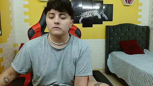 isabeautyx19 online show from 12/20/25, 03:13