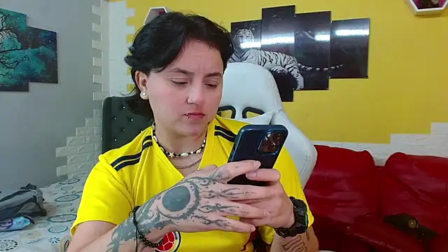 isabeautyx19 online show from 04/05/26, 03:47