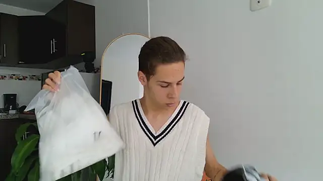 grey   27 online show from 03/11/25, 09:26