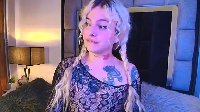 Snapshot of Bonnie_vega chatting on 03/21/25, 11:01 Bonnie vega online show from 03/21/25, 11:01