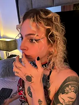 Snapshot of Bonnie_vega chatting on 11/02/25, 08:22 Bonnie vega online show from 11/02/25, 08:22