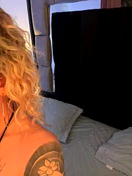 Snapshot of Bonnie_vega chatting on 11/06/25, 09:15 Bonnie vega online show from 11/06/25, 09:15