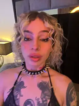 Snapshot of Bonnie_vega chatting on 11/22/25, 09:36 Bonnie vega online show from 11/22/25, 09:36