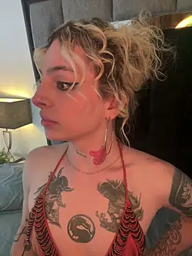 Snapshot of Bonnie_vega chatting on 12/14/25, 09:19 Bonnie vega online show from 12/14/25, 09:19