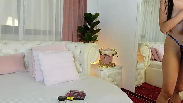 NinaCrystal1 online show from 07/15/26, 08:41