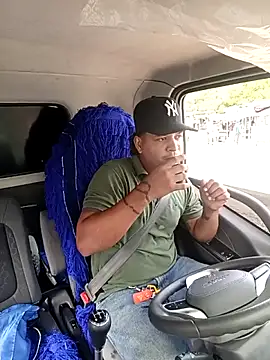 Snapshot of yoryisexi chatting on 10/12/25, 01:43 yoryisexi online show from 10/12/25, 01:43