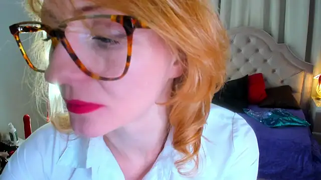 Snapshot of SquirtyAlisa chatting on 10/12/25, 10:53 SquirtyAlisa online show from 10/12/25, 10:53
