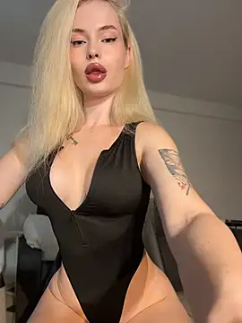 Vladamais online show from 07/23/26, 04:27