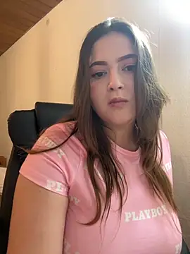 Kamilla Loop online show from 10/29/25, 09:38