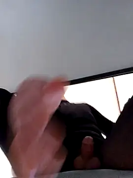 Snapshot of URETHRAL chatting on 11/14/25, 06:01 URETHRAL online show from 11/14/25, 06:01