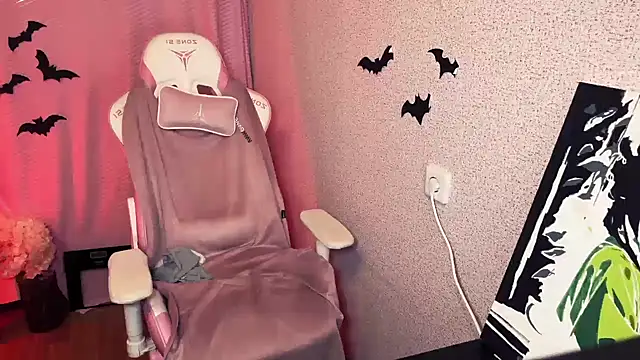 Katrin  kiss online show from 10/28/25, 04:42