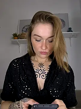 Goldloeckchen159 online show from 10/19/25, 12:39