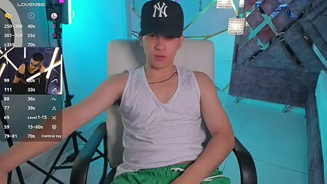 Snapshot of Brat_ chatting on 01/04/25, 12:27 Brat online show from 01/04/25, 12:27