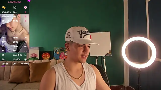 Snapshot of Brat_ chatting on 02/10/25, 12:39 Brat online show from 02/10/25, 12:39