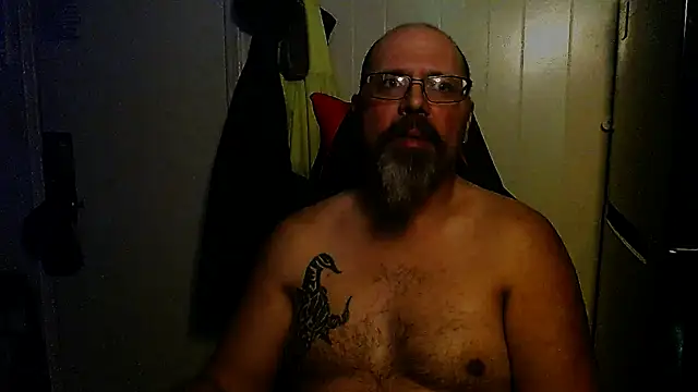 Snapshot of KrazyLegz chatting on 12/03/24, 12:02 KrazyLegz online show from 12/03/24, 12:02
