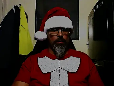 Snapshot of KrazyLegz chatting on 12/19/24, 12:24 KrazyLegz online show from 12/19/24, 12:24