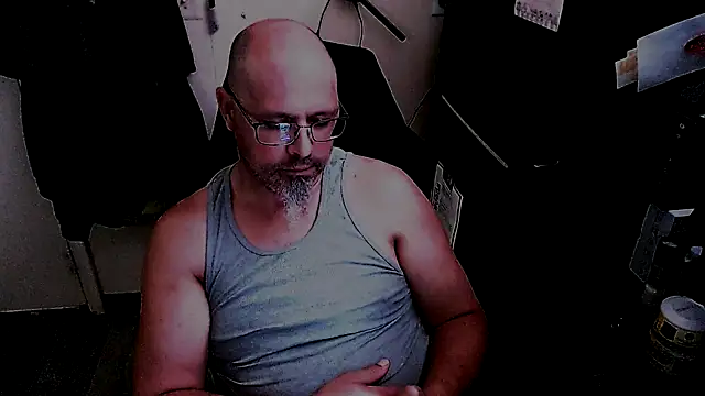 Snapshot of KrazyLegz chatting on 05/23/26, 06:01 KrazyLegz online show from 05/23/26, 06:01