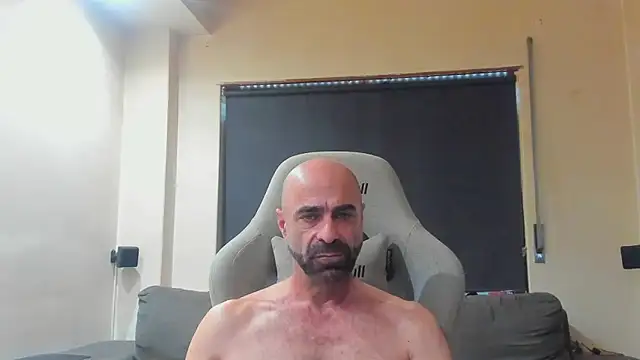 Snapshot of Bicopflirt chatting on 10/06/25, 12:35 Bicopflirt online show from 10/06/25, 12:35