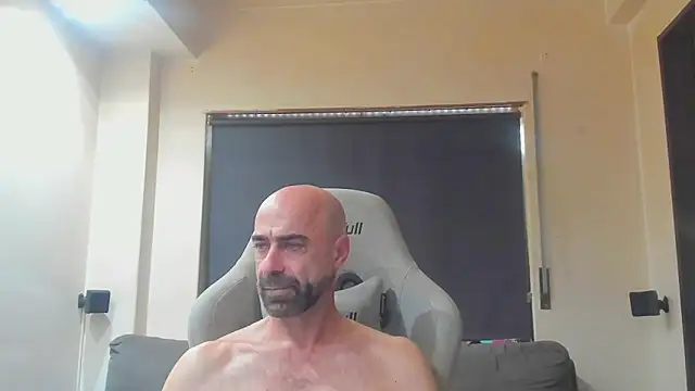 Snapshot of Bicopflirt chatting on 10/07/25, 08:22 Bicopflirt online show from 10/07/25, 08:22