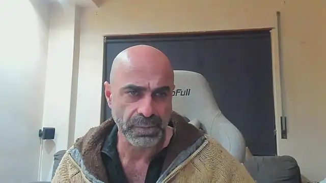 Snapshot of Bicopflirt chatting on 12/04/25, 12:20 Bicopflirt online show from 12/04/25, 12:20