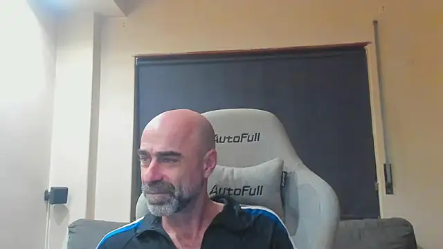 Snapshot of Bicopflirt chatting on 02/17/26, 12:40 Bicopflirt online show from 02/17/26, 12:40