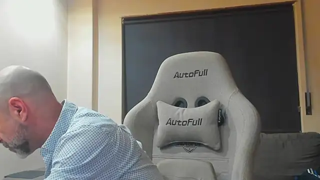 Snapshot of Bicopflirt chatting on 02/27/26, 03:39 Bicopflirt online show from 02/27/26, 03:39