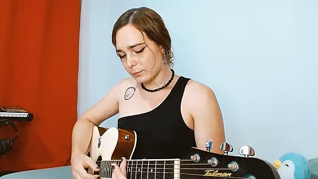 Catnessa online show from 10/19/25, 12:11