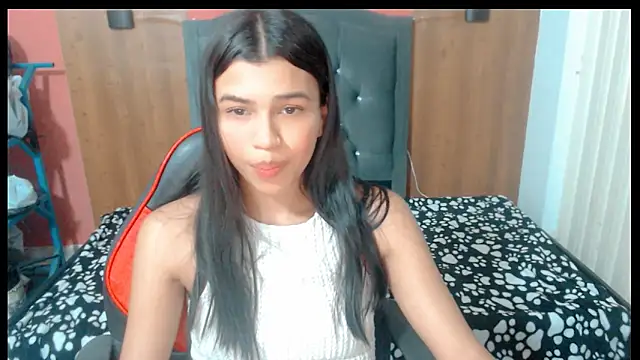 Snapshot of lyanamerry0 chatting on 10/02/25, 08:49 lyanamerry0 online show from 10/02/25, 08:49