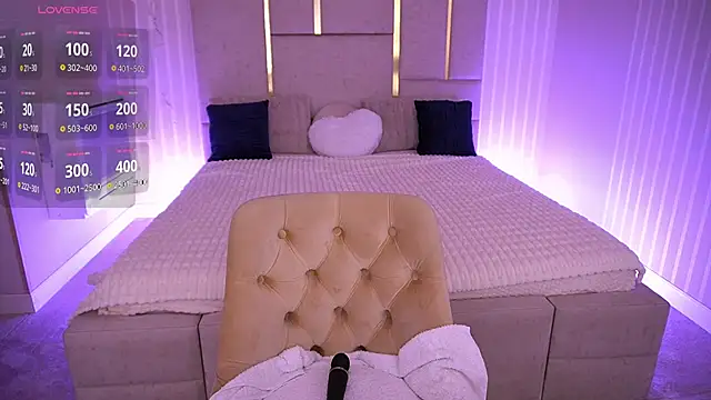 MilaSecrett online show from 11/21/25, 02:05