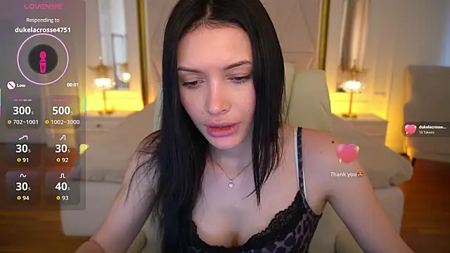 Snapshot of MilaSecrett chatting on 06/04/26, 06:19 MilaSecrett online show from 06/04/26, 06:19
