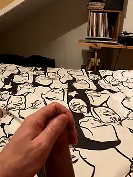 LivingLegend1978 online show from 12/16/25, 08:03